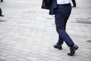 新橋駅前　歩行者