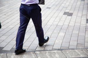 新橋駅前　歩行者
