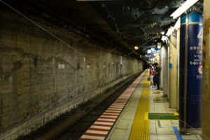 プラットホーム